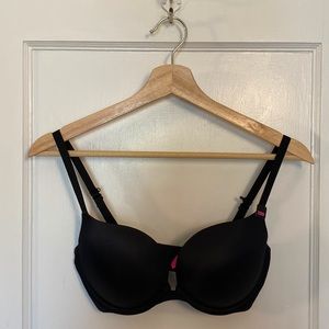 La SENZA black “Beyond Sexy” pushup bra 32DD NWT